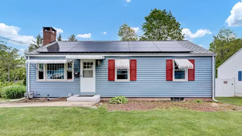 28 Brookside Cir, Wethersfield, CT 06109