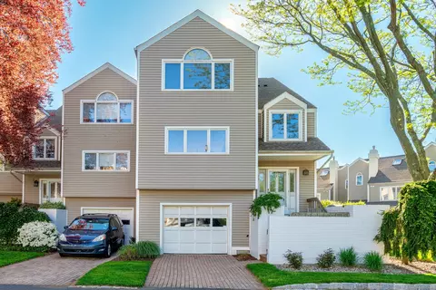 75 Harbour View Pl #75, Stratford, CT 06615