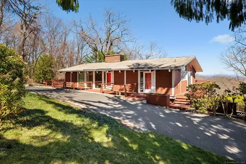 53 Highridge Rd, Simsbury, CT 06092