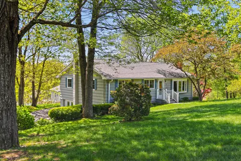 9 Frankie Ln, Terryville, CT 06786