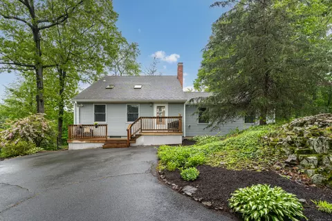 255 Back Ln, Newington, CT 06111