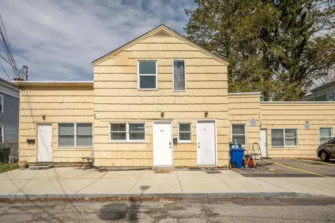 21 Amity St, New London, CT 06320