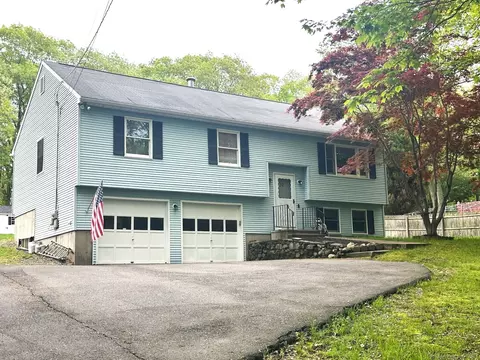 37 Crofut Rd, Naugatuck, CT 06770