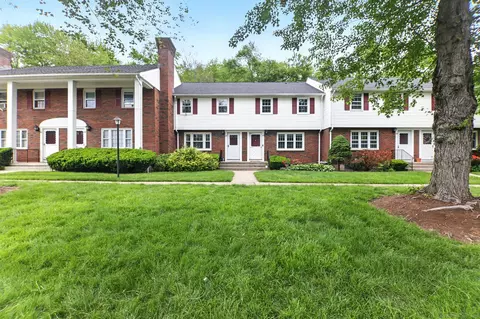 62 Brandywine Ln #62, Suffield, CT 06078