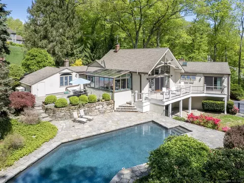 18 Calvin Rd, Weston, CT 06883