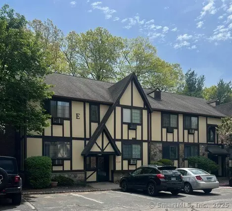 50 Aiken St #182, Norwalk, CT 06851
