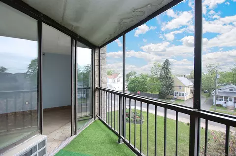 140 Captain Thomas Blvd #307, West Haven, CT 06516