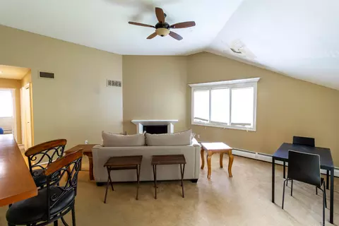11 Byrne Ct #C2, Farmington, CT 06032