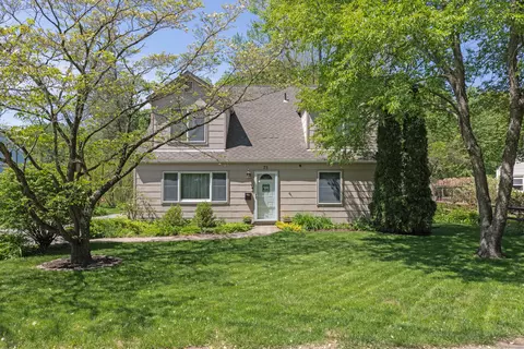 21 Bethpage Dr, Bethel, CT 06801