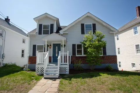 39 Cottage St, New Hartford, CT 06057