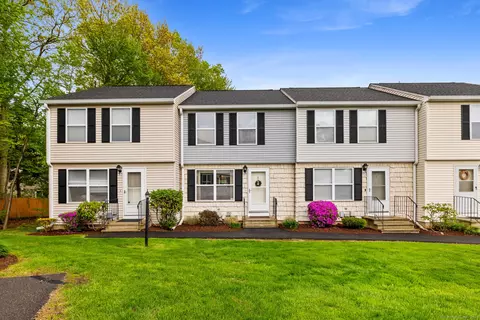 27 Summersweet Dr #27, Glastonbury, CT 06033