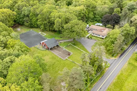 50 Loomis St, Granby, CT 06060