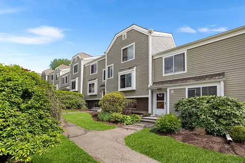 71 Aiken St #K12, Norwalk, CT 06851