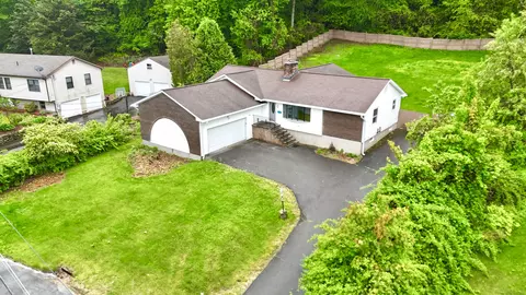 178 Stoddard Rd, Waterbury, CT 06708