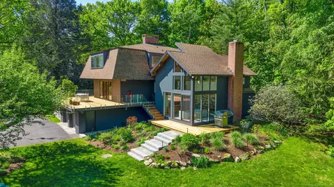 38 Old Rock Ln, New Canaan, CT 06840