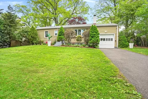20 Old Wagon Rd, Greenwich, CT 06870