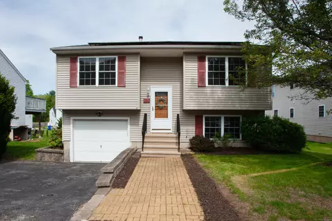 4 Fox Run Ln, New Hartford, CT 06057