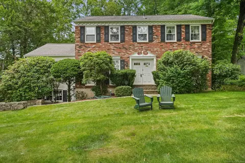 8 Settlers Rd, Bethel, CT 06801