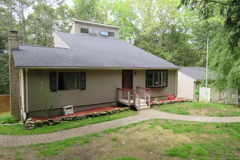 223 N Moodus Rd, Moodus, CT 06469