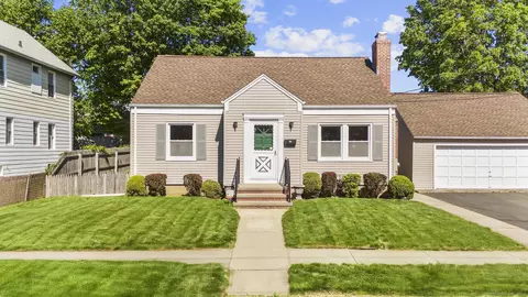 63 Burke St, Hamden, CT 06514