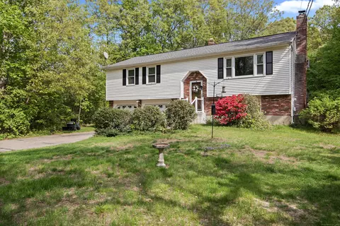 18 Doyle Rd, Oakdale, CT 06370