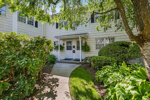 245 Unquowa Rd #38, Fairfield, CT 06824