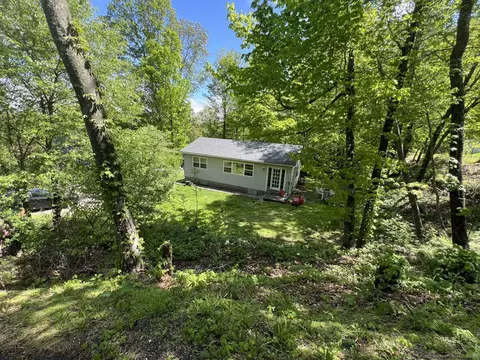 16 Fair Ln, New Fairfield, CT 06812