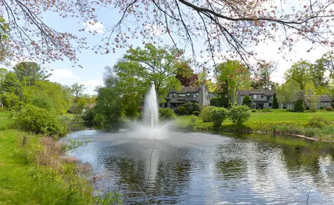 306 Heritage Vlg #E, Southbury, CT 06488