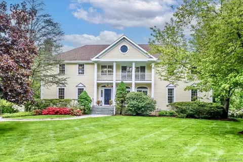 10 Woods End Dr, Wilton, CT 06897