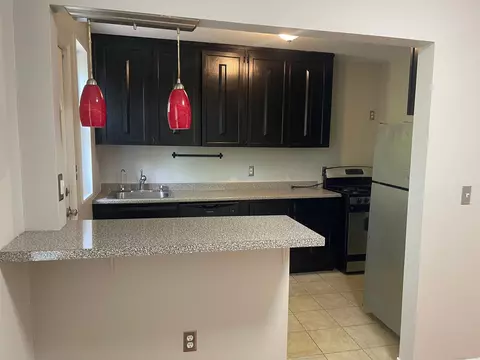 67 Mencel Cir #D, Bridgeport, CT 06610
