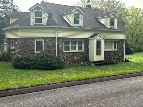 377 Little Meadow Rd, Guilford, CT 06437