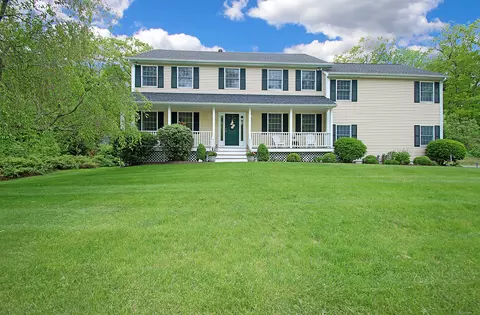 8 Secor Rd, Brookfield, CT 06804
