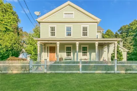 521 State St, Guilford, CT 06437