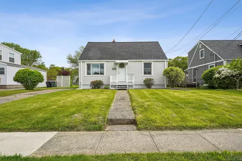 171 Meadowside Rd, Milford, CT 06460