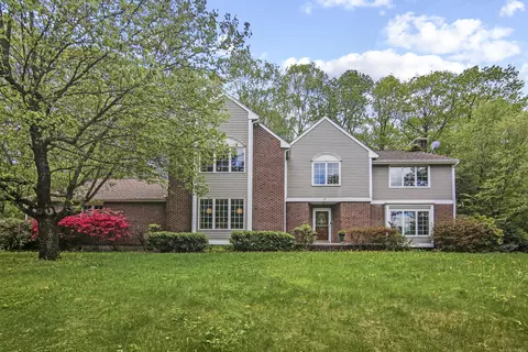 17 Fall Brk, Avon, CT 06001