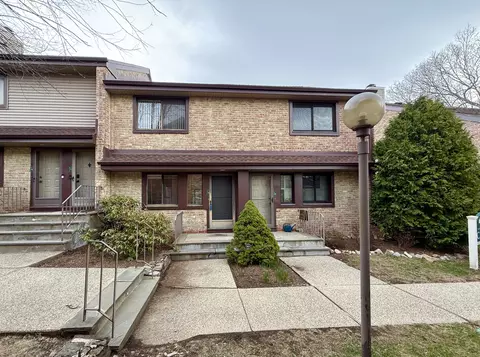 2437 Bedford St #C19, Stamford, CT 06905