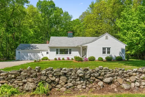 133 Chestnut Hill Rd, Norwalk, CT 06851