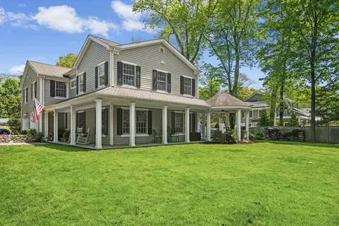 2 Knollwood Ln, Darien, CT 06820