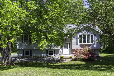 106 Highland View Dr, Windham, CT 06266