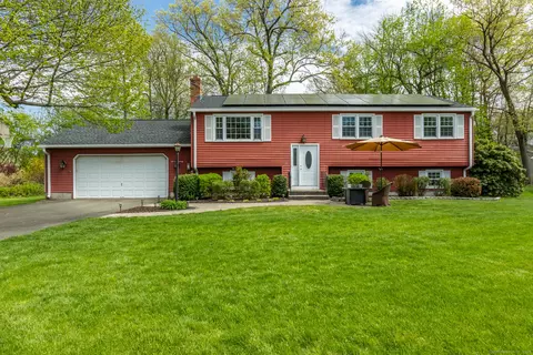 36 Preston Rd, Windsor Locks, CT 06096