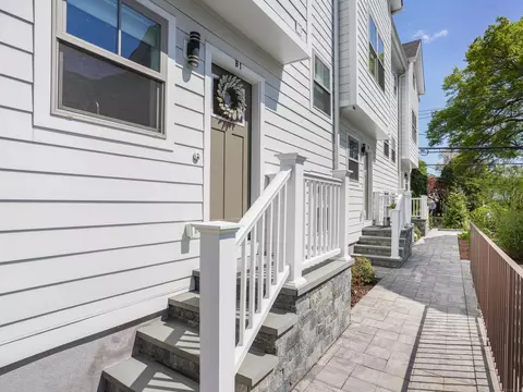 1 Howard Ave #B1, Norwalk, CT 06855