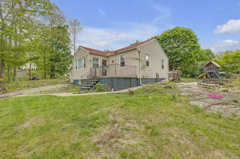 3 Jackson Rd, New Fairfield, CT 06812