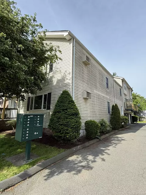 248 Lawlor St #1, New Britain, CT 06051