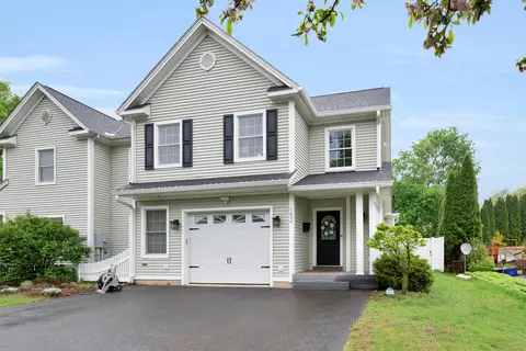 152 Perry St #152, Unionville, CT 06085