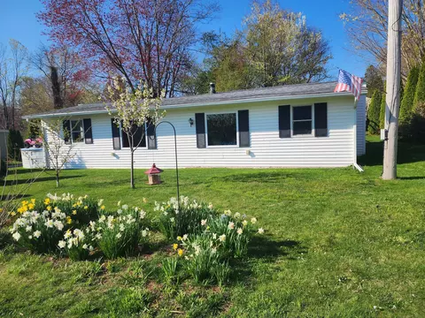 10 Belleau Ave, Norwich, CT 06360