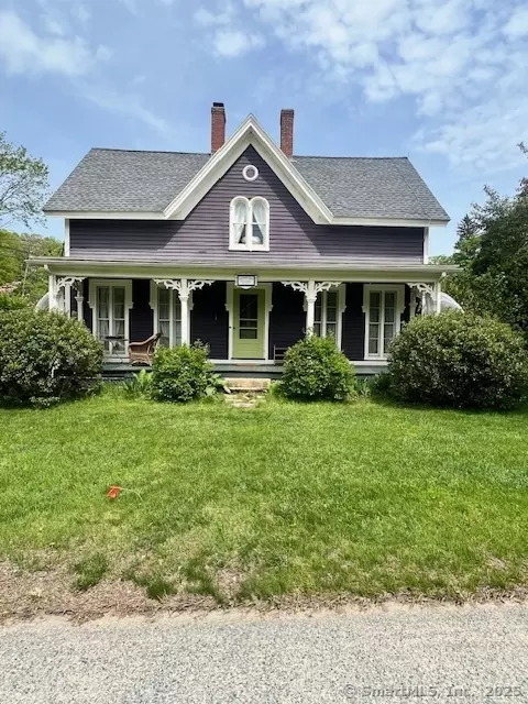 33 Main St, North Stonington, CT 06359