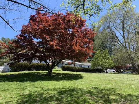 18 Sky Edge Dr, Bethel, CT 06801