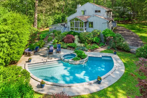 22 Kristy Dr, Bethel, CT 06801