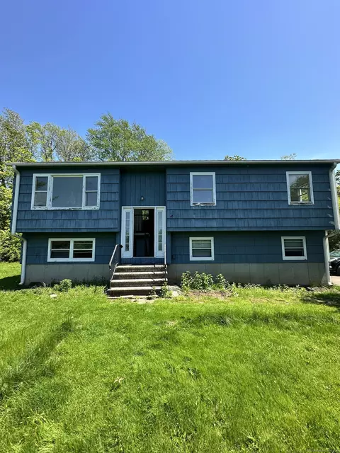 48 Canterbury Dr, Durham, CT 06422