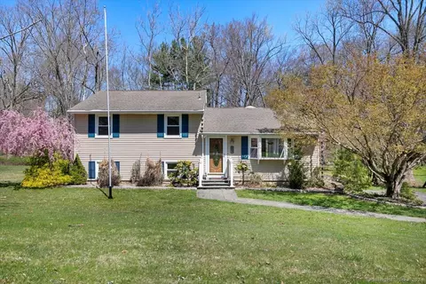 26 Jodi Dr, Wallingford, CT 06492